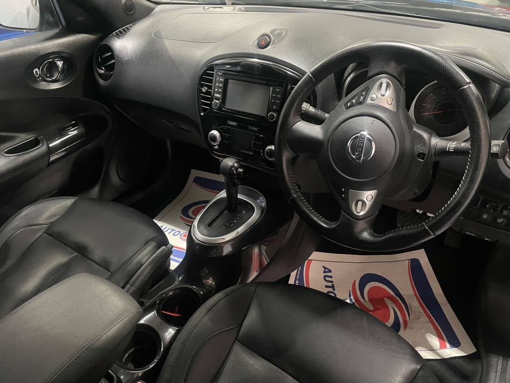 Nissan Juke Hatchback 1.6 Tekna Black #4