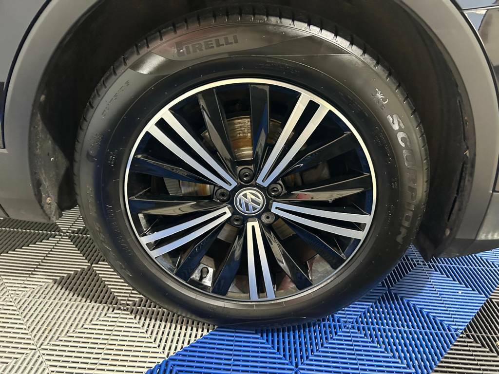 Volkswagen Tiguan Estate 2.0 Tdi 150 Se Nav Black #5