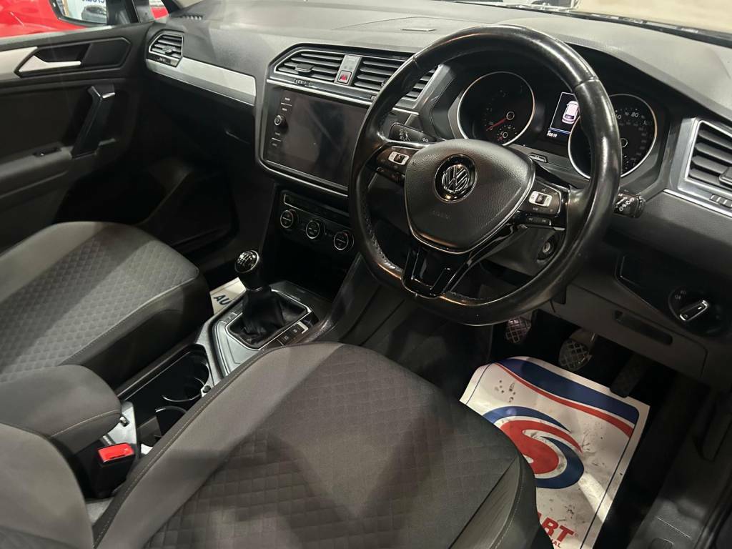 Volkswagen Tiguan Estate 2.0 Tdi 150 Se Nav Black #4