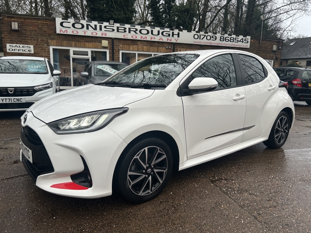 Toyota Yaris Hybrid Hatchback 1.5 Design Fhev White