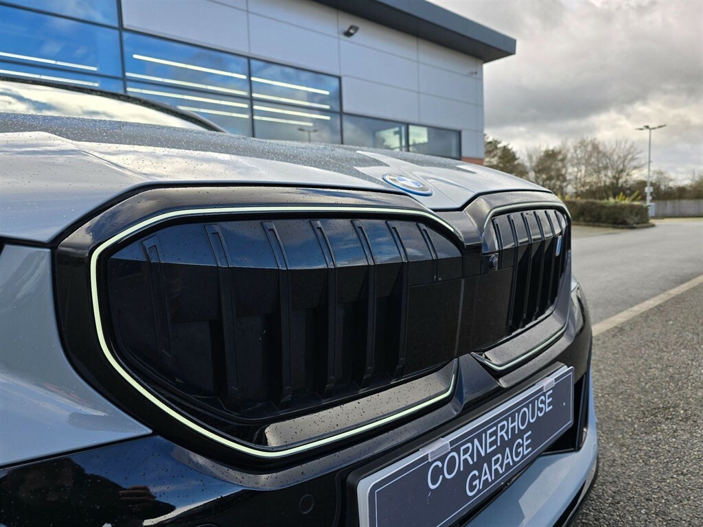 BMW i5 40 83.9Kwh M Sport Pro Touring Edrive 11 BL74APK Grey #2
