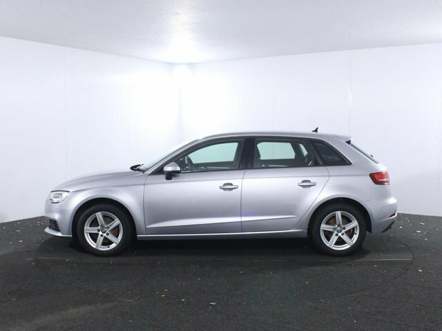 Audi A3 1.5 Tfsi Cod 35 Se Technik Sportback Ma CP69VGE Silver #4