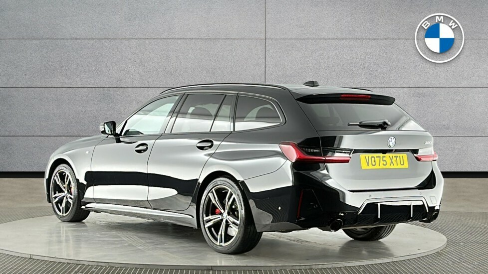BMW 3 Series 320I M Sport Touring VO75XTU Black #2