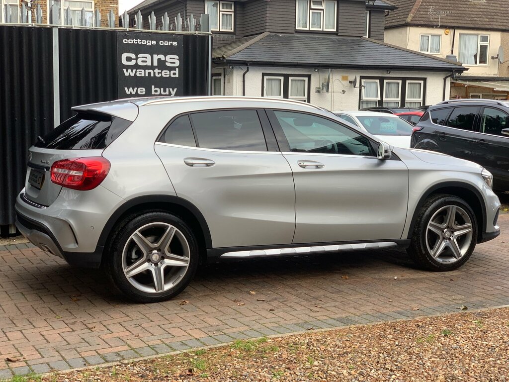 Mercedes-Benz GLA Class 2.1 Gla220d Amg Line Premium Suv 7G-d OE17CRK Silver #3