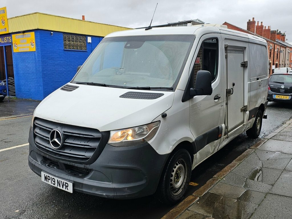 Mercedes-Benz Sprinter 2.1L Null WP19NVR White #3