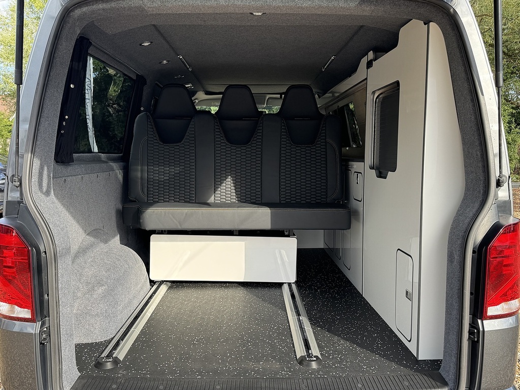 Volkswagen Transporter T6.1 T30 150 Dsg Lwb CX21PPV Grey #4