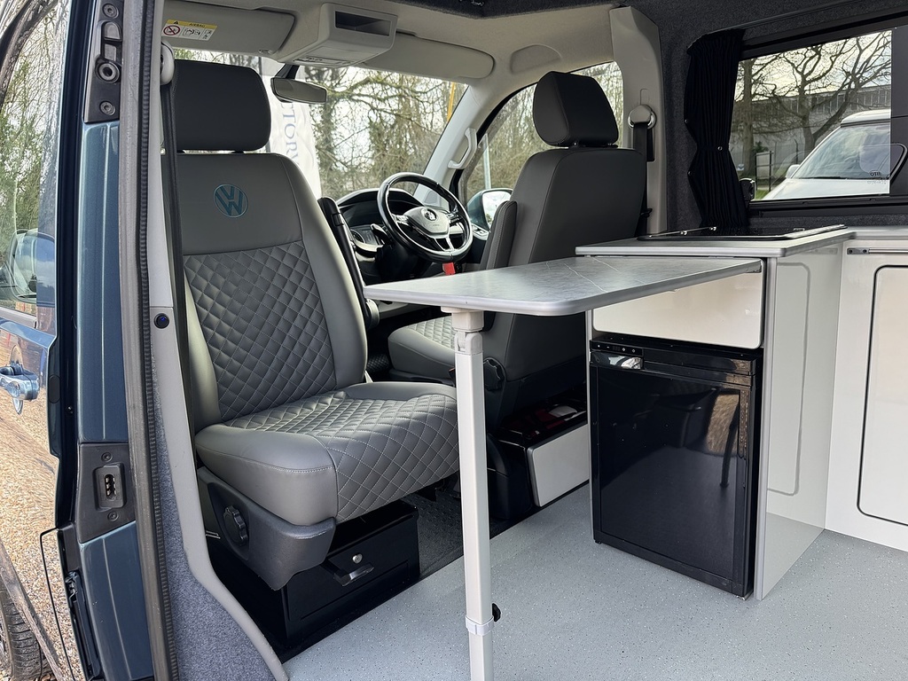 Volkswagen Transporter T6 T32 150 Dsg Swb GX19ZRG Green #2