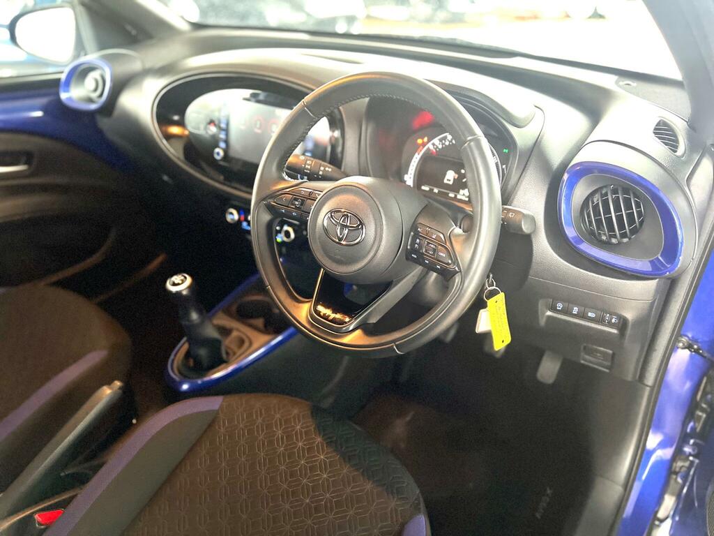 Toyota Aygo X 1.0 Vvt-i Edge Euro 6 Ss FG72HHX Blue #4