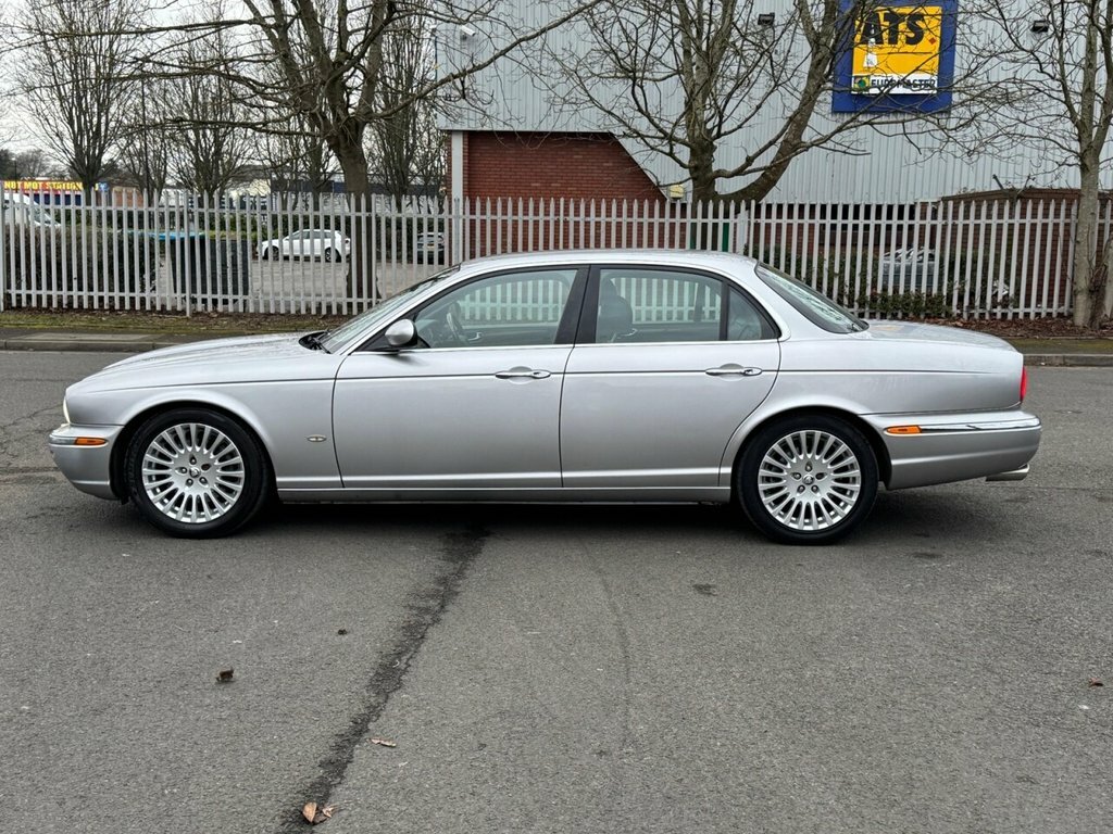 Jaguar XJ 2.7L Sovereign SG55CPF Silver #4