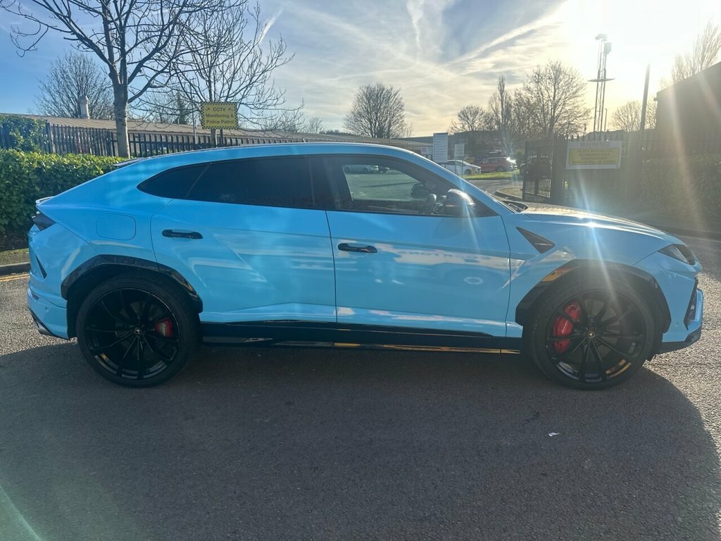 Lamborghini Urus Hatchback KAZ310 Black #6