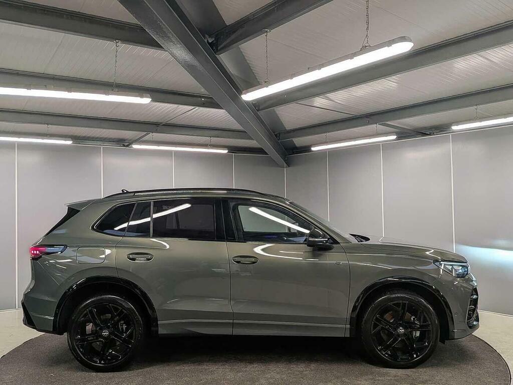 Volkswagen Tiguan 2.0 Tsi Black Edition Dsg 4Motion Euro 6 Ss PN75SZC Green #4