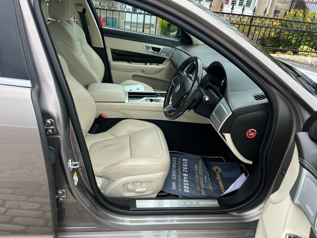 Jaguar XF 3L V6 S Portfolio SG13DL Grey #2