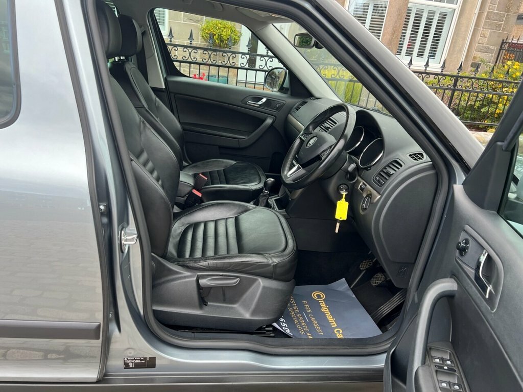 Skoda Yeti Suv PF16AV Grey #2