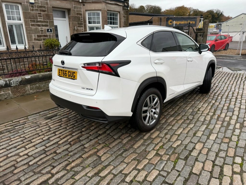 Lexus NX 300H Luxury ET66GUG White #5
