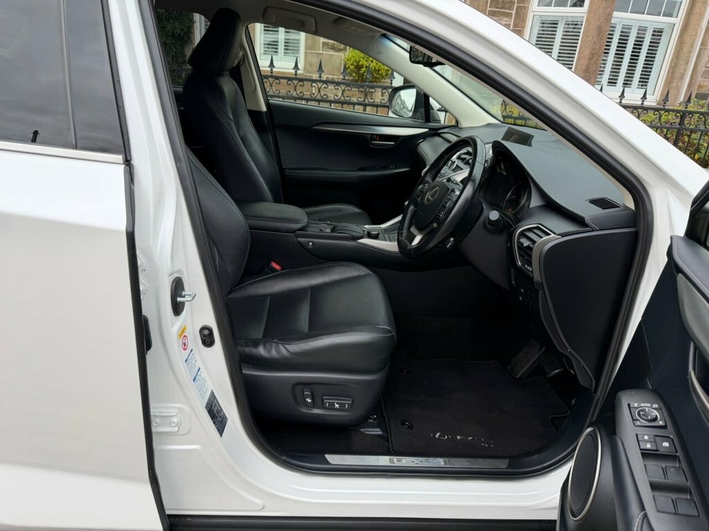 Lexus NX 300H Luxury ET66GUG White #2