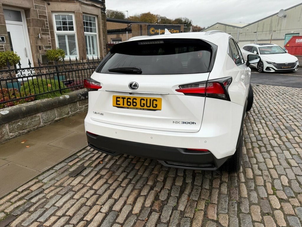 Lexus NX 300H Luxury ET66GUG White #4