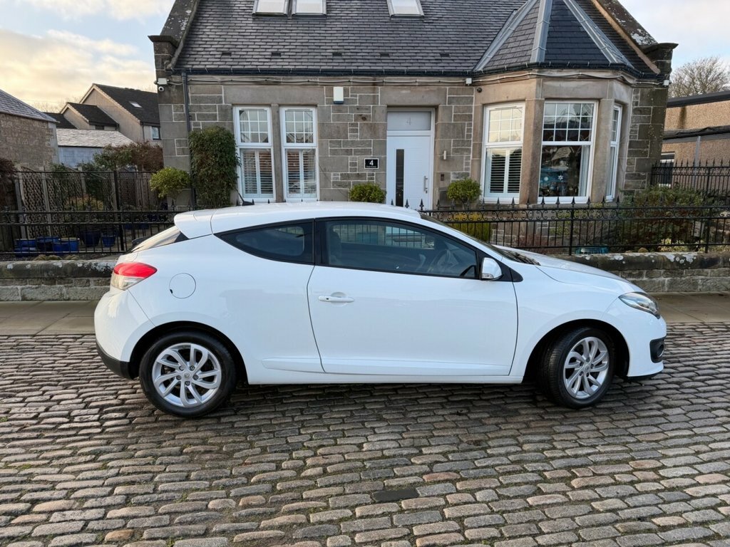 Renault Megane 1.6L Dynamique Tomtom White #2