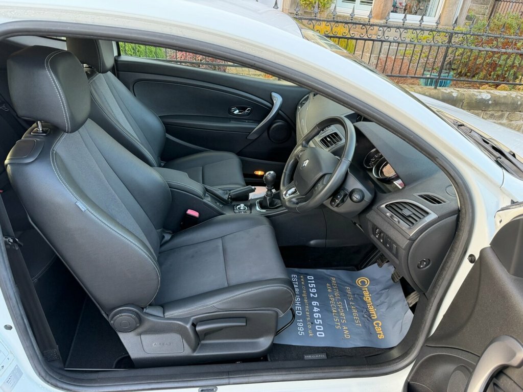 Renault Megane 1.6L Dynamique Tomtom White #4