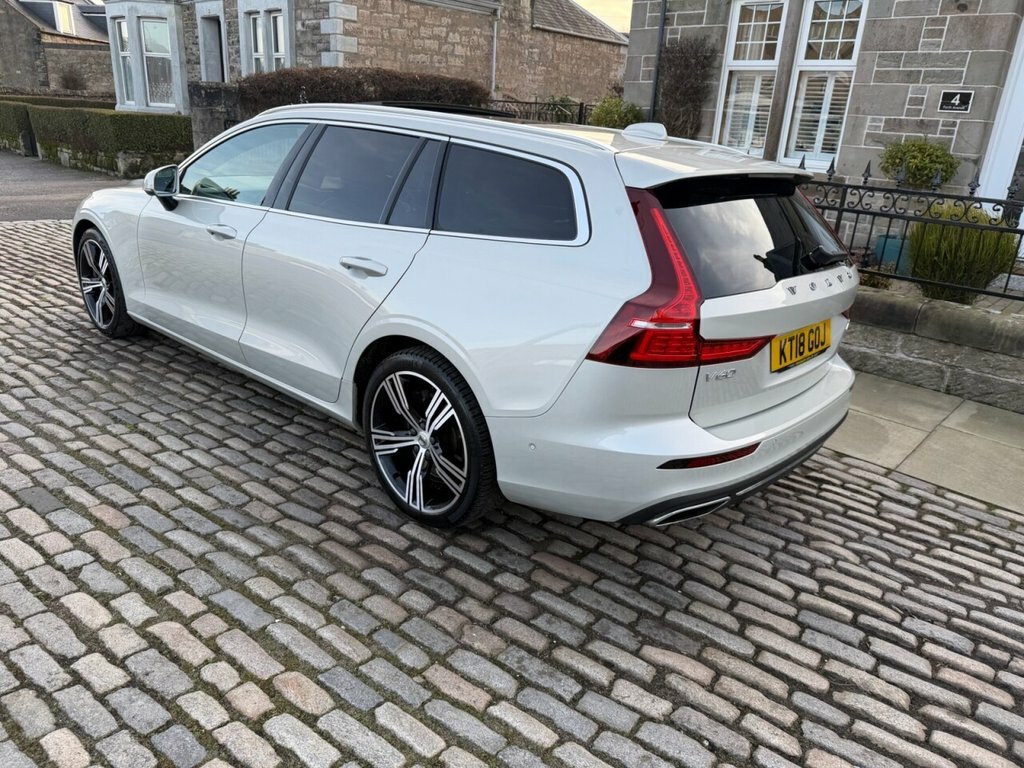 Volvo V60 Estate KT18GOJ Gold #5