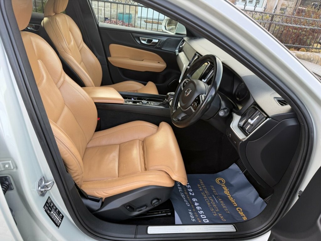 Volvo V60 Estate KT18GOJ Gold #2