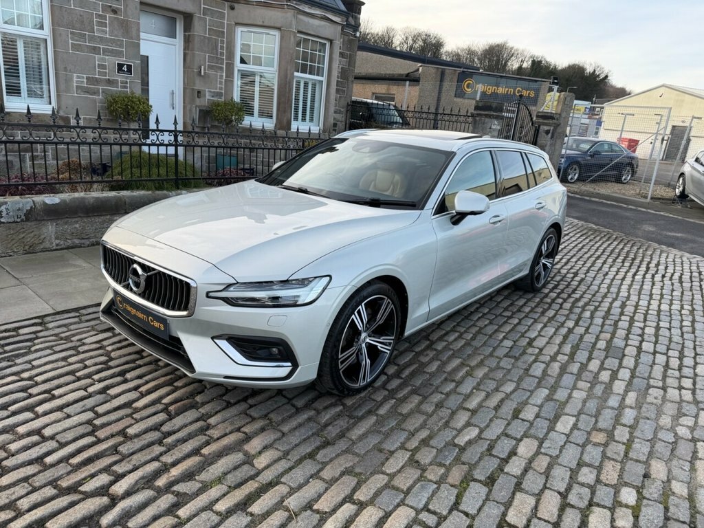 Volvo V60 Estate KT18GOJ Gold #3