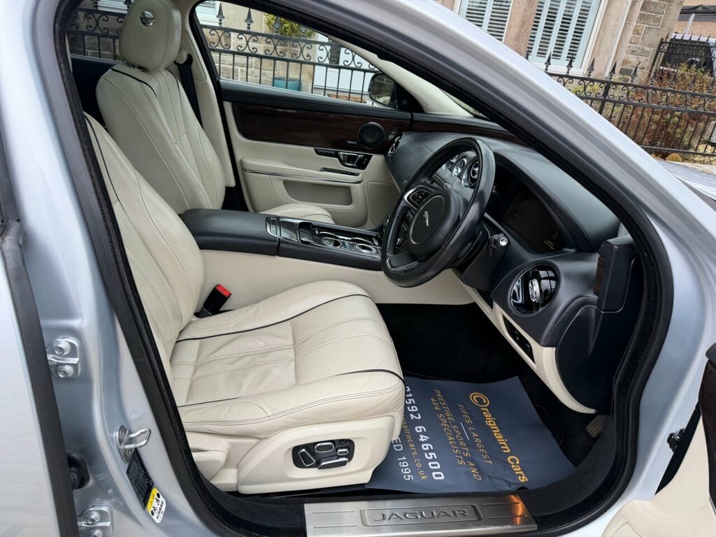 Jaguar XJ Saloon SA14VN Silver #2