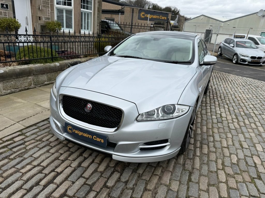Jaguar XJ Saloon SA14VN Silver #5