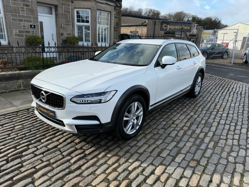 Volvo V90 Cross Country Estate KY67UZM White #3