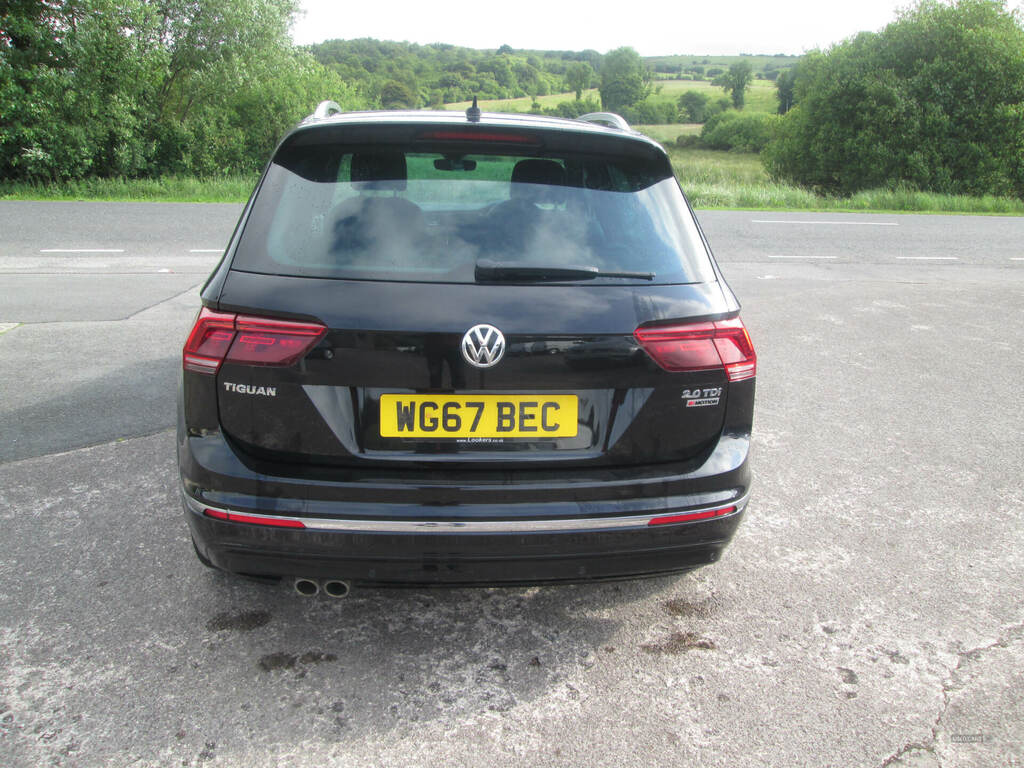 Volkswagen Tiguan 2.0 Tdi 150 4Motion R-line WG67BEC Black #6