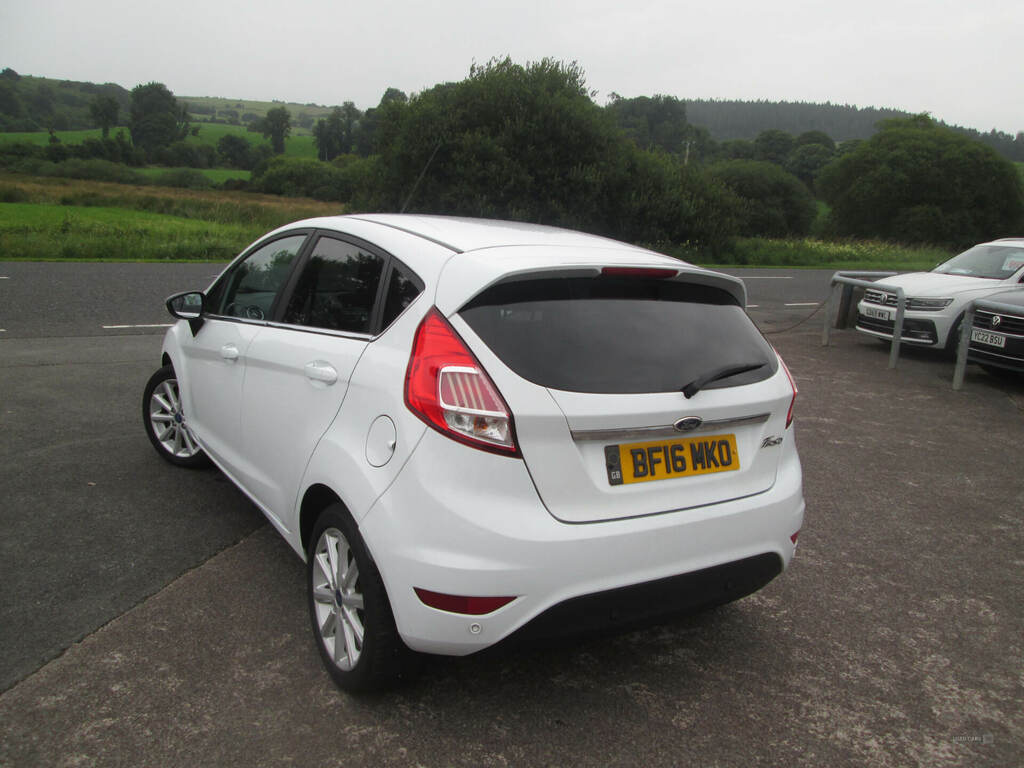 Ford Fiesta 1.5 Tdci Titanium BF16MKO White #4