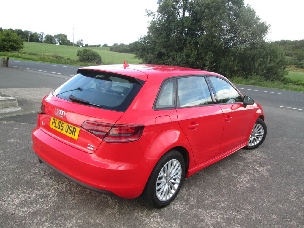 Audi A3 1.6 Tdi Ultra 110 Se Technik PL65OSR Red #4