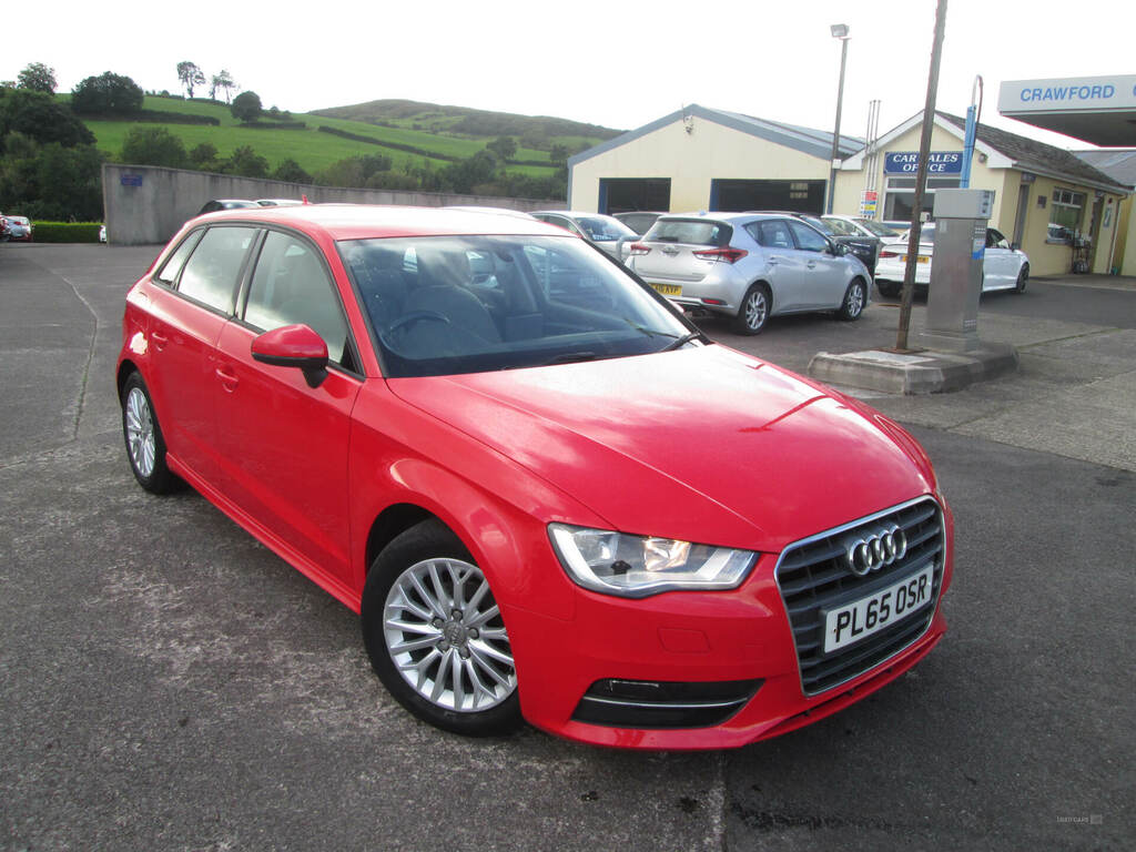 Audi A3 1.6 Tdi Ultra 110 Se Technik Red