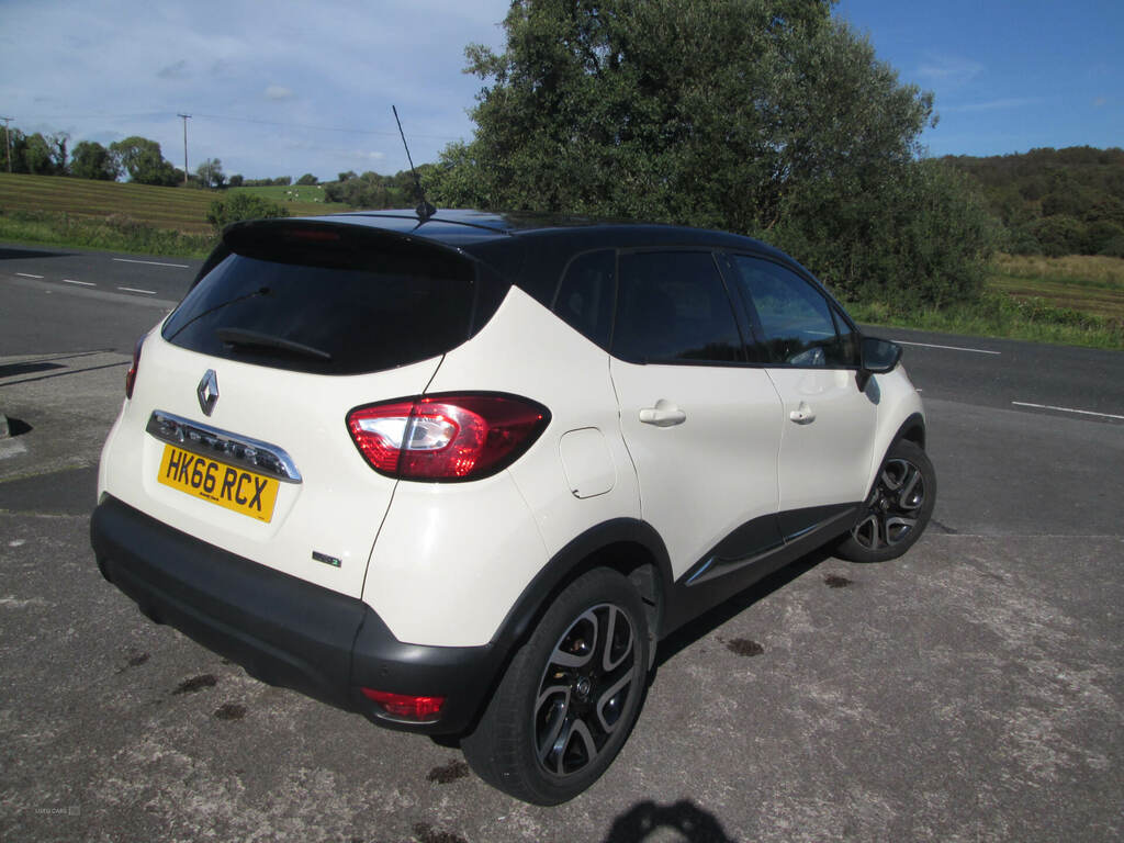 Renault Captur 1.5 Dci 90 Dynamique S Nav HK66RCX Black #4