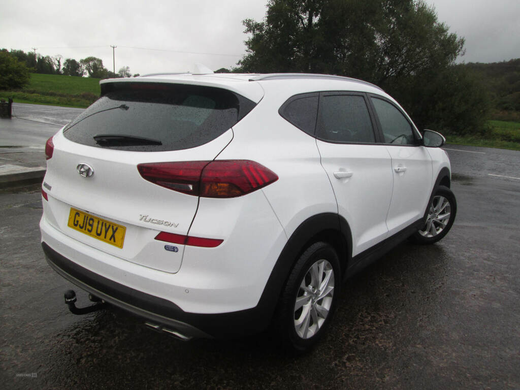 Hyundai Tucson 1.6 Crdi Se Nav 2Wd GJ19UYX White #4