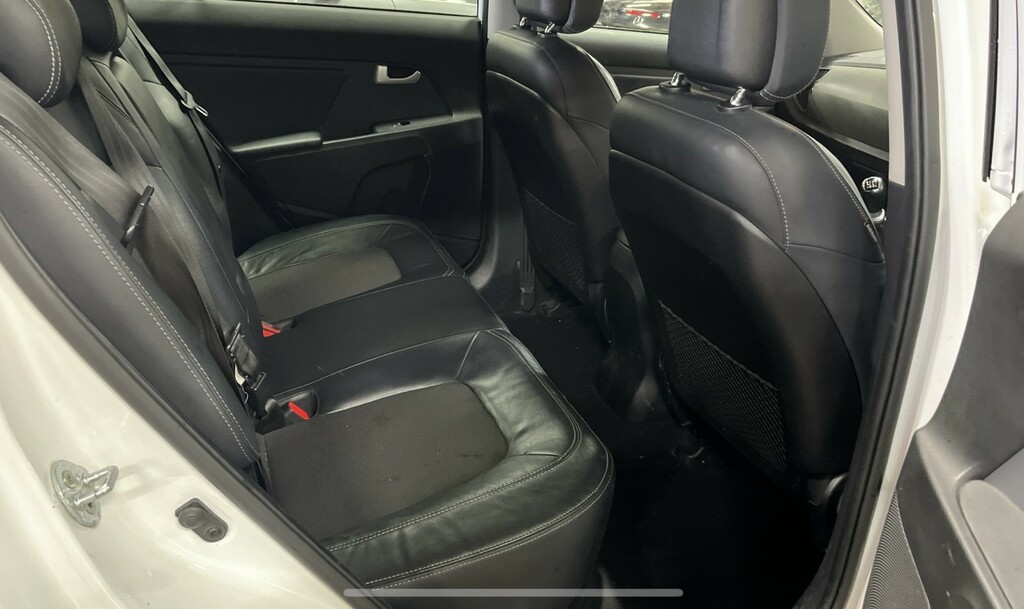 Kia Sportage 1.7 Crdi Ecodynamics 2 GY64UCF White #6
