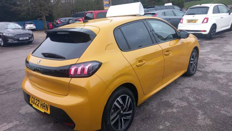 Peugeot 208 1.2 Puretech 100 Allure Premium - 2022 22 GD22HRN Yellow #4