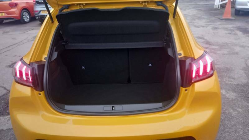 Peugeot 208 1.2 Puretech 100 Allure Premium - 2022 22 GD22HRN Yellow #5