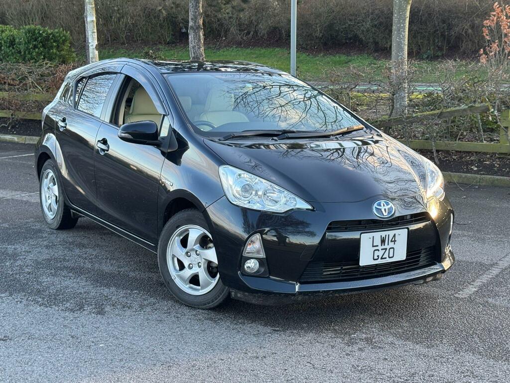 Toyota Aqua 1.5 Hybrid Black