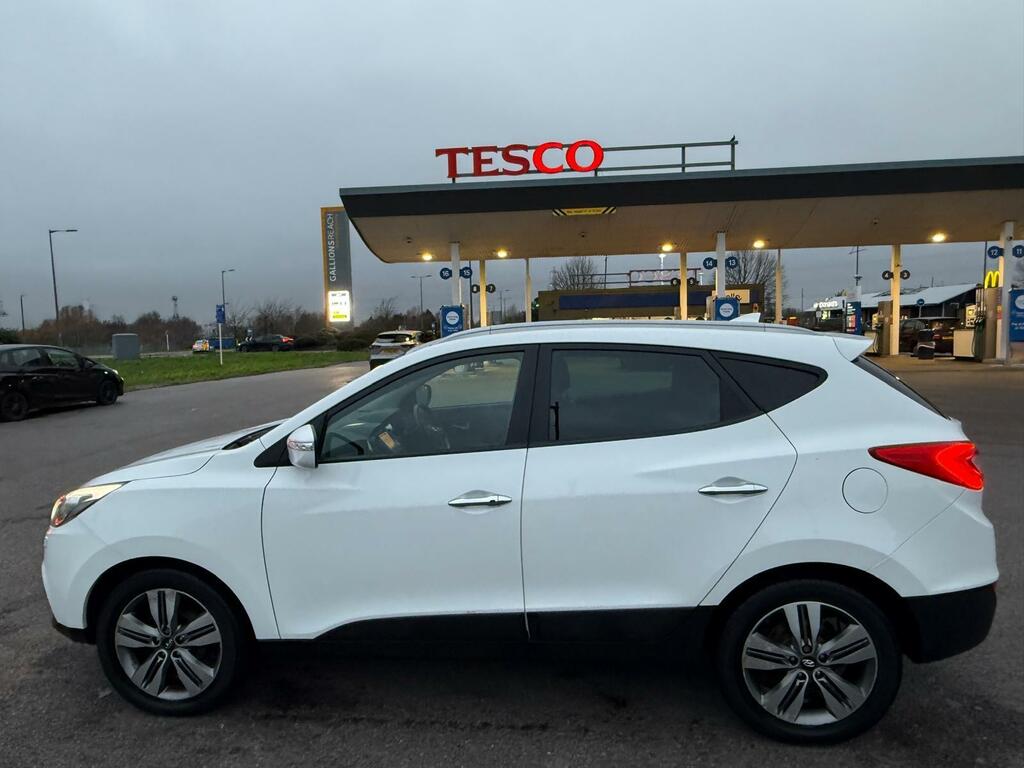 Hyundai Ix35 2.0 Crdi Premium 4Wd Euro 5 EO15HCG White #4