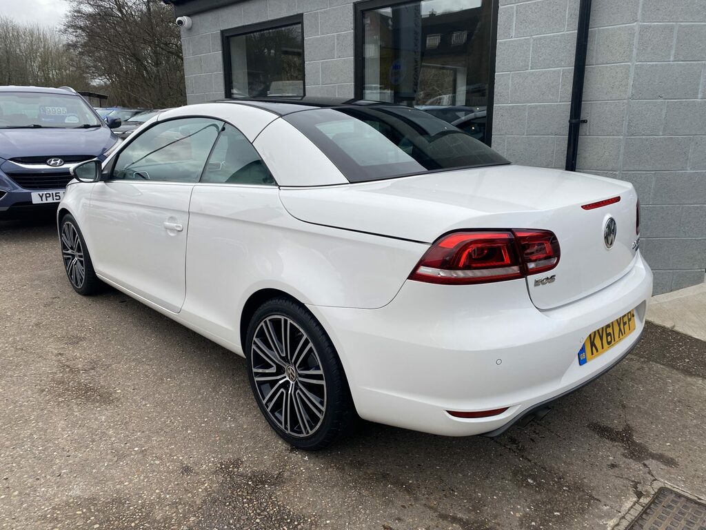 Volkswagen EOS Volkswagen Eos. Convertible. 2.0 Tdi. Bluemotions. White #6