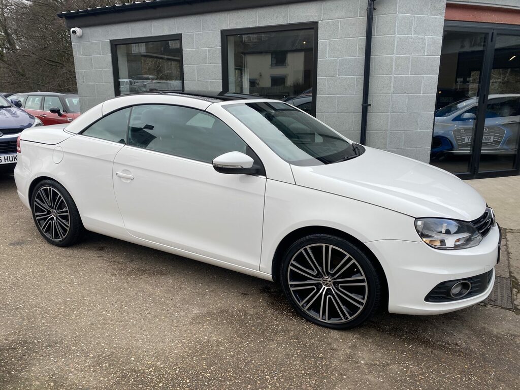 Volkswagen EOS Volkswagen Eos. Convertible. 2.0 Tdi. Bluemotions. White #4