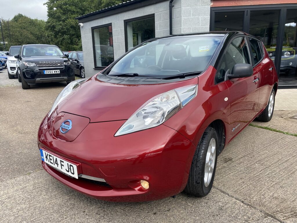 Nissan Leaf Nissan Leaf Visia. 80Kw 24Kwh. Red #6