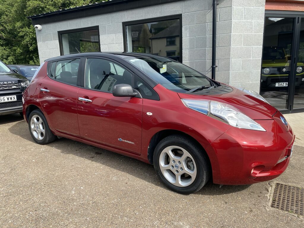 Nissan Leaf Nissan Leaf Visia. 80Kw 24Kwh. Red #3