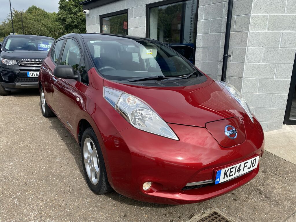 Nissan Leaf Nissan Leaf Visia. 80Kw 24Kwh. Red