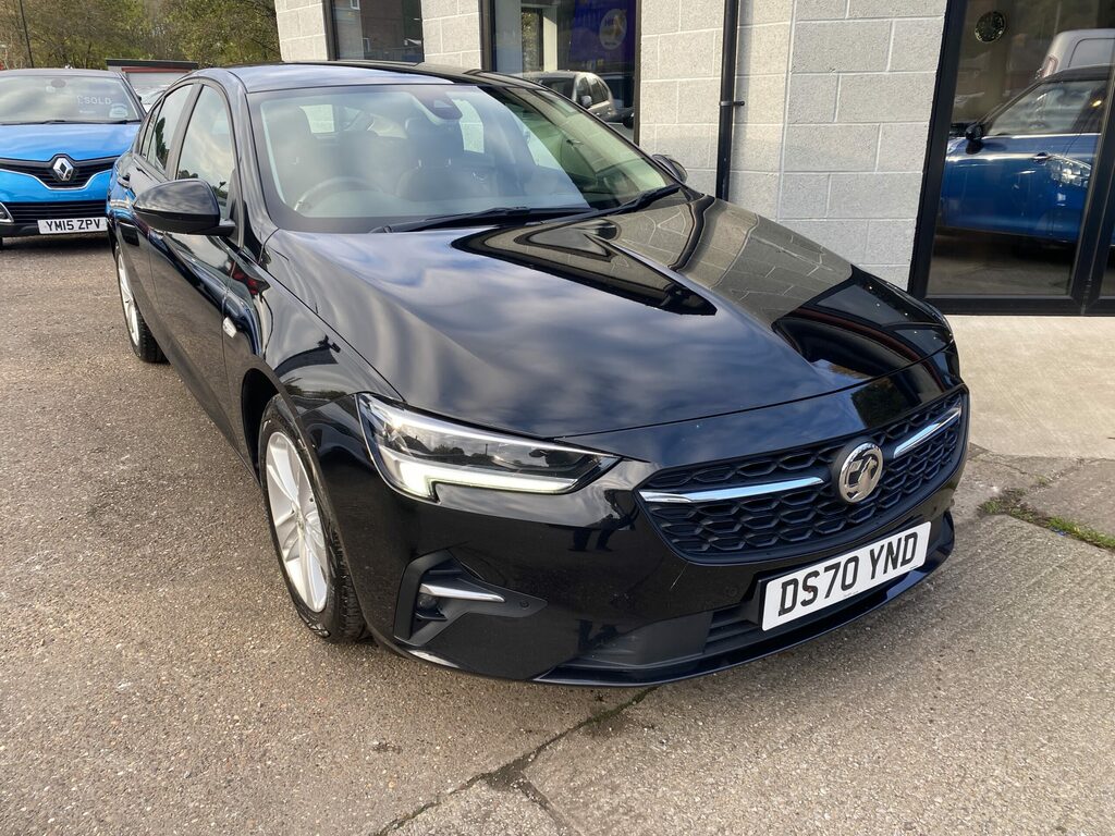 Vauxhall Insignia Vauxhall Insignia 1.5 Turbo D Se Nav Hatch Black