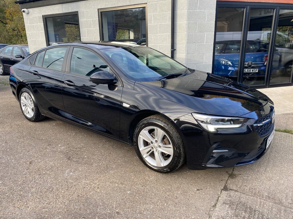 Vauxhall Insignia Vauxhall Insignia 1.5 Turbo D Se Nav Hatch DS70YND Black #3