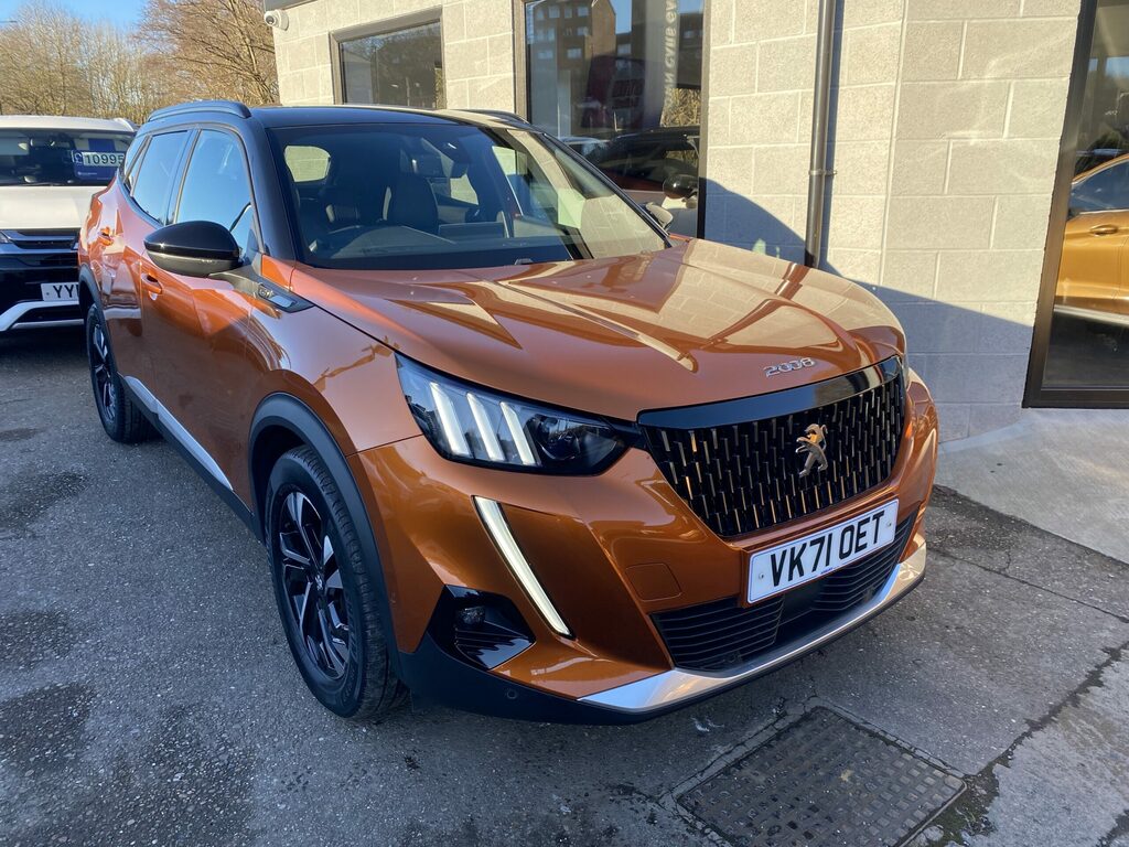 Peugeot 2008 Peugeot 2008 1.5 Bluehdi 110 Gt Metallic O Orange