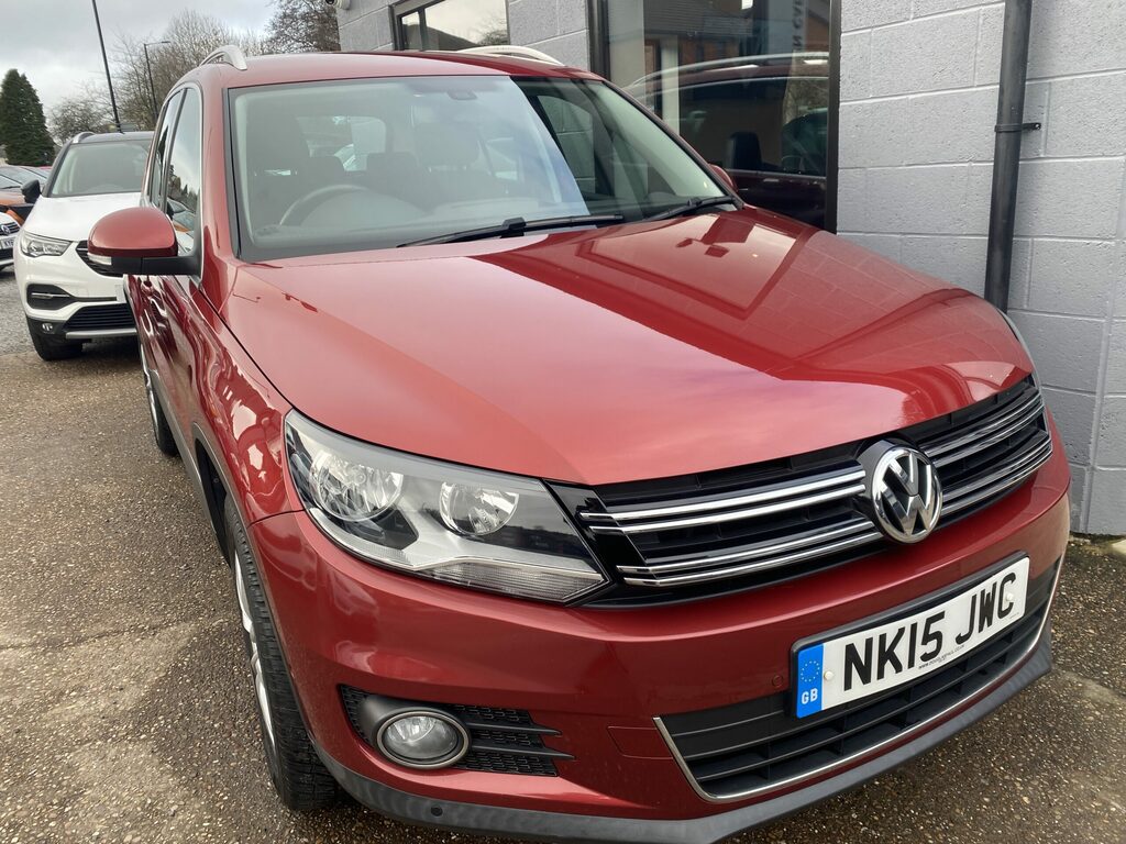 Volkswagen Tiguan Volkswagen Tiguan 2.0 Tdi Bluemotion Tech Match. D Red