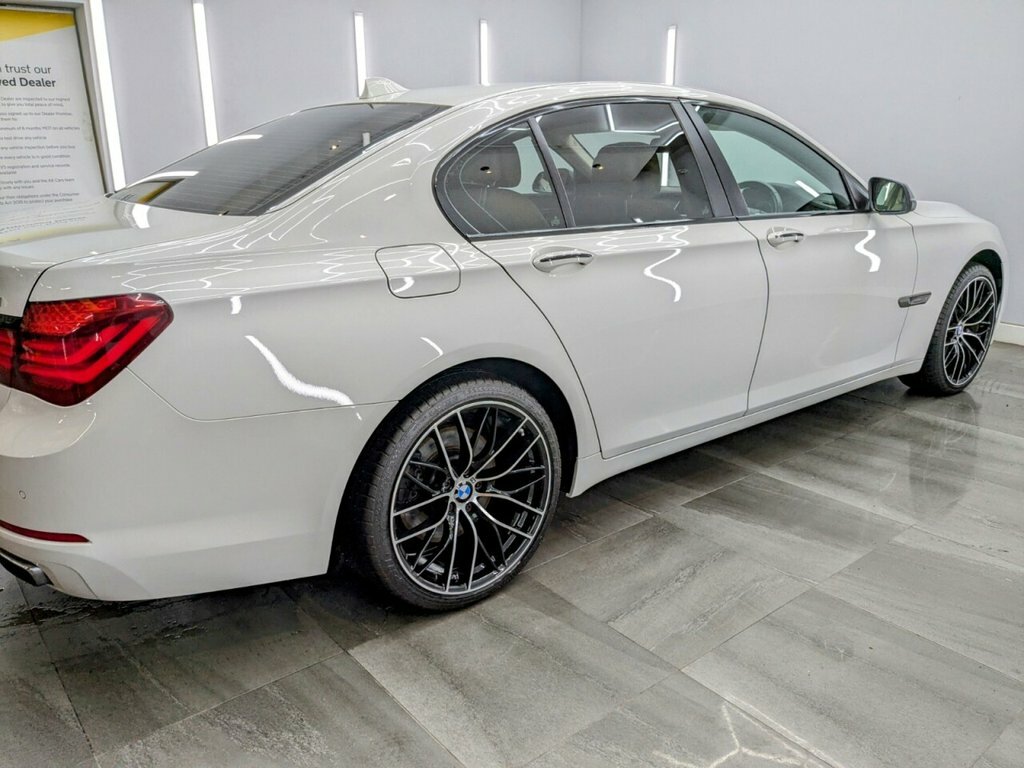 BMW 7 Series 3L Se White #6