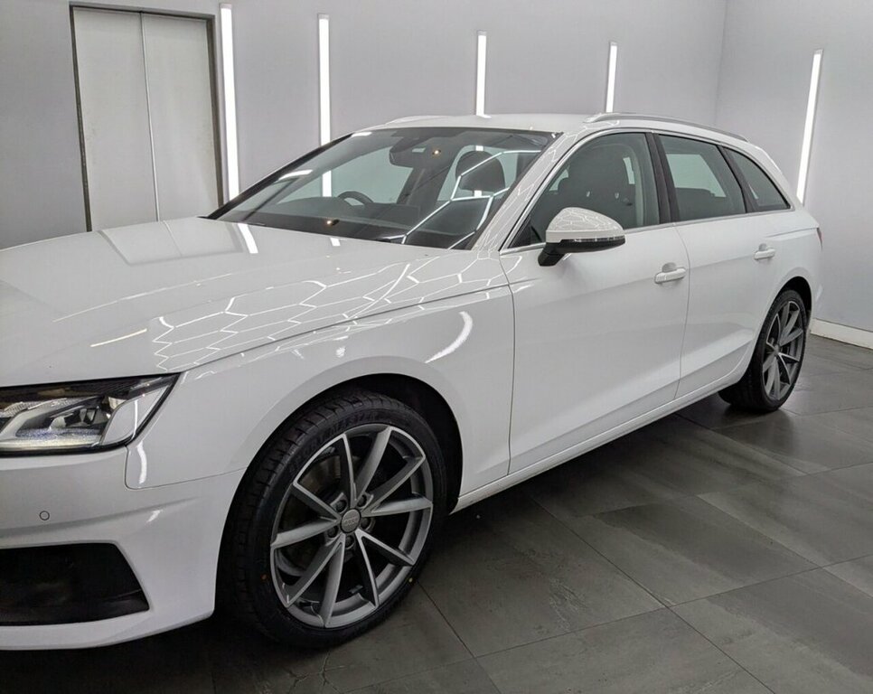 Audi A4 Avant 2L Technik PF69AOK White #3